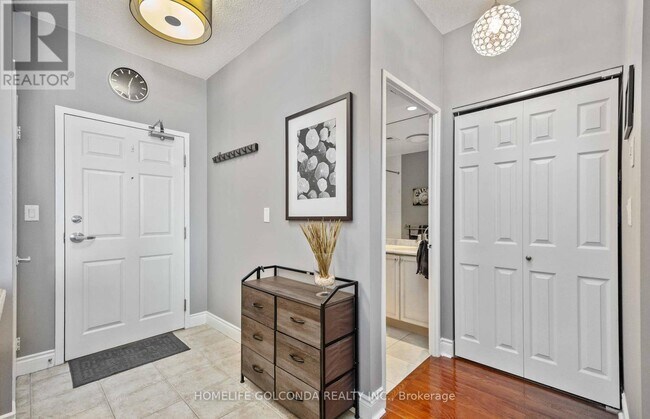 Building Photo - 245-LP245 Davisville Ave