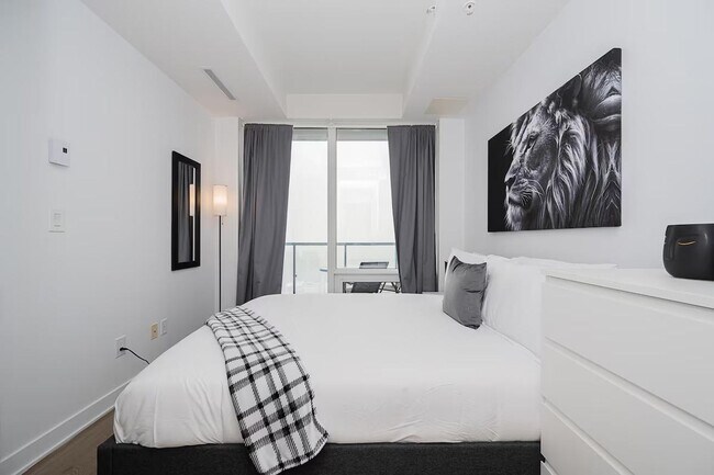 Photo du bâtiment - 1255 Rue Saint-Jacques