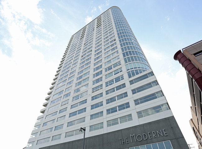 Building Photo - The Moderne