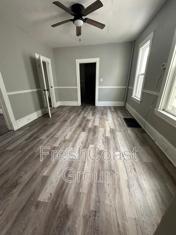 Building Photo - 5940 Engel Ave