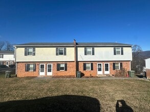 Building Photo - 2223 Bailey Ave