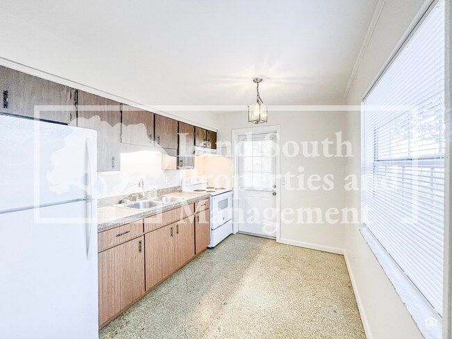 Foto del edificio - 5852 Olender Dr