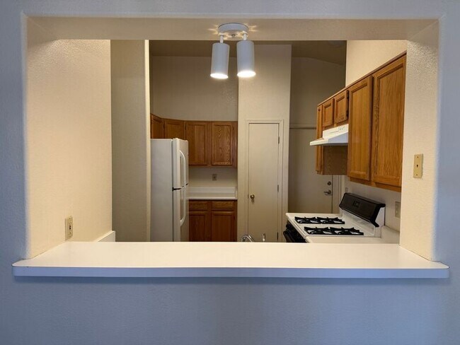 Building Photo - 1253 N Thunder Ridge Dr