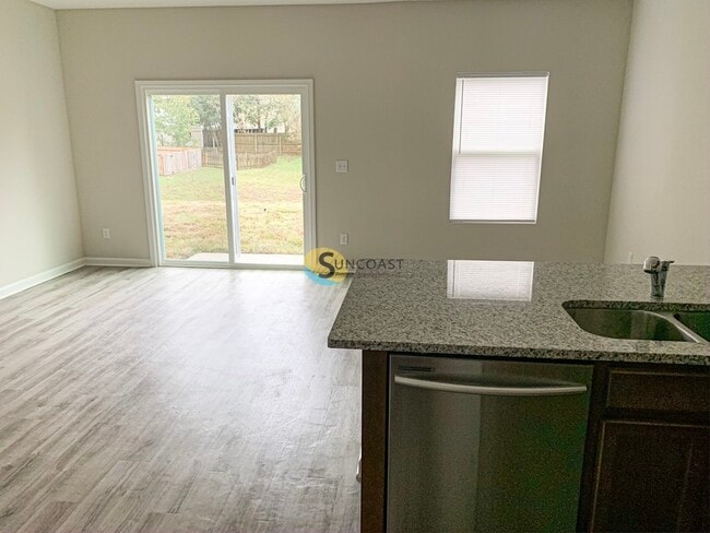 Building Photo - 3551 Rain Forest Dr W