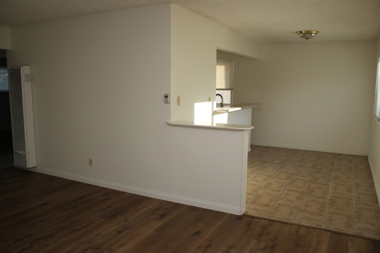 Primary Photo - 2510 Vail Ave