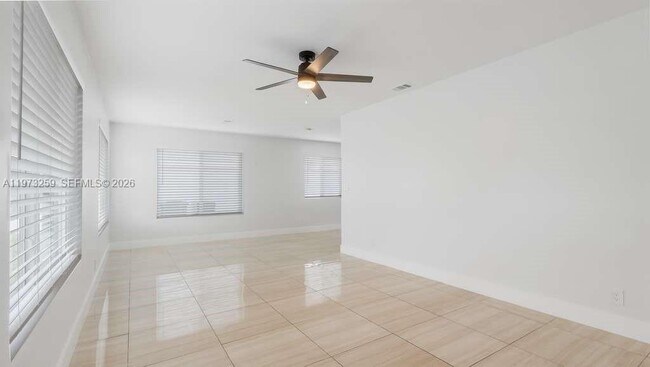 Foto del edificio - 630 SW 28th Dr