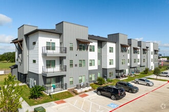 Building Photo - Enclave Creedmoor