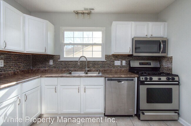 Building Photo - 3 br, 2.5 bath House - 6221 Round Hill Road