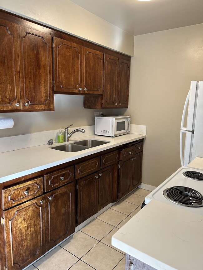 Foto del edificio - 335 Cedar Ave