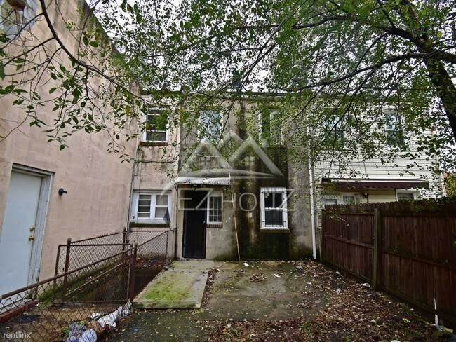 Building Photo - 3705 8th St