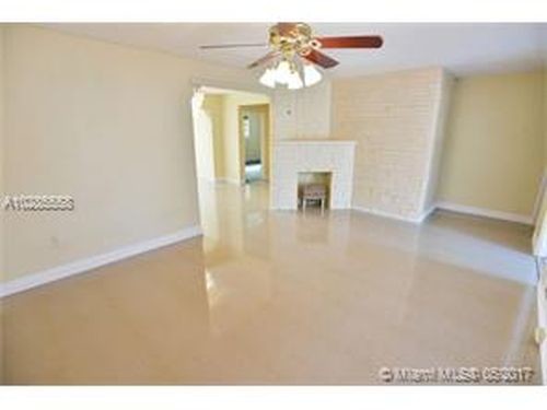 Building Photo - 2311 Arcadia Dr