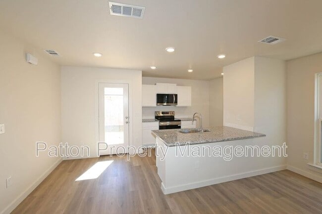 Foto del edificio - 8905 Tarrant Rd