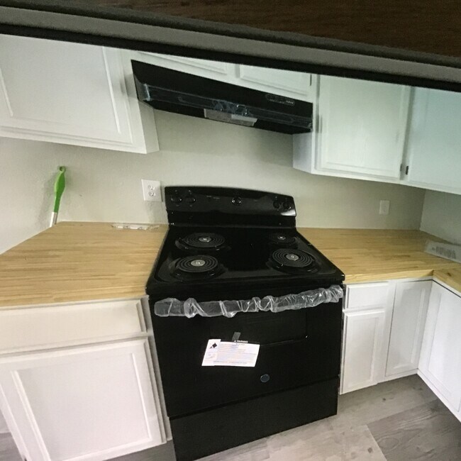 Foto del edificio - 738 NW 36th St