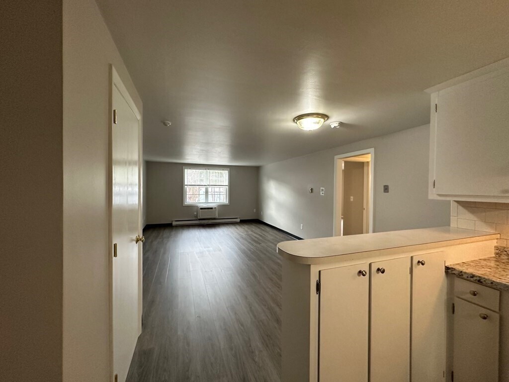 Foto principal - 7 Bayberry Rd