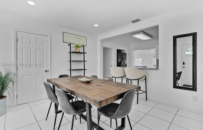 Foto del edificio - 6445 SW 22nd Ct