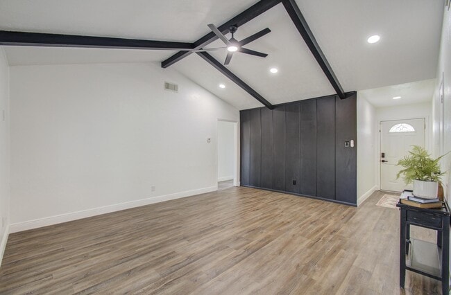 Building Photo - 9923 Antrim Ln