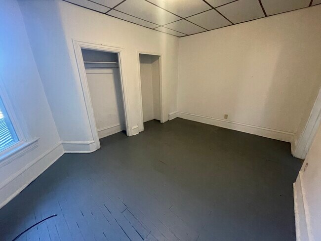 Building Photo - 1303 9th St