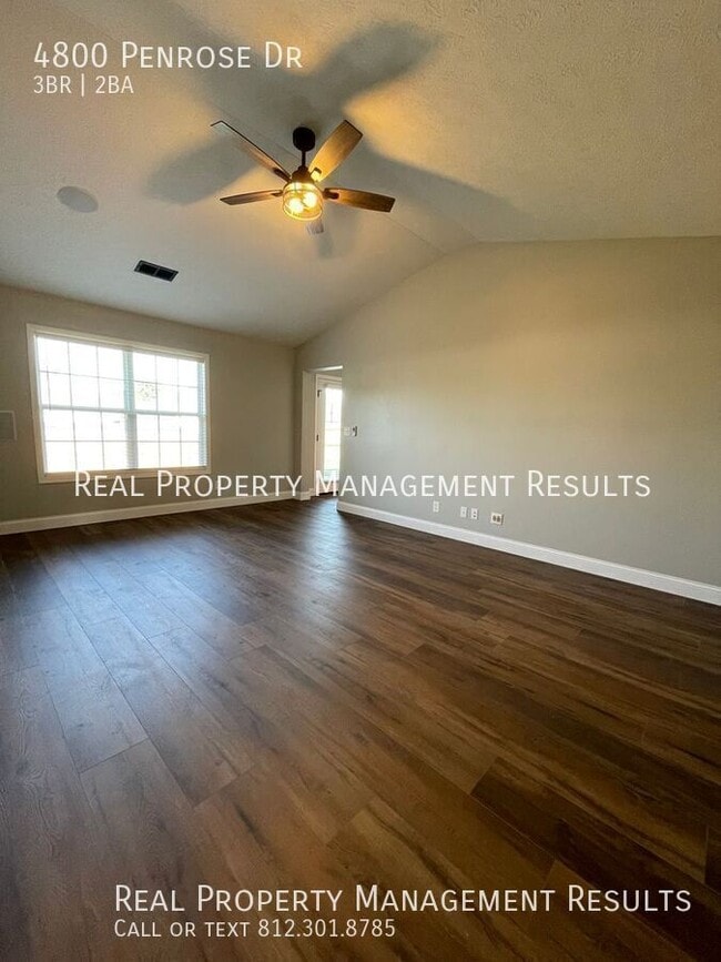 Foto del edificio - 4800 Penrose Dr