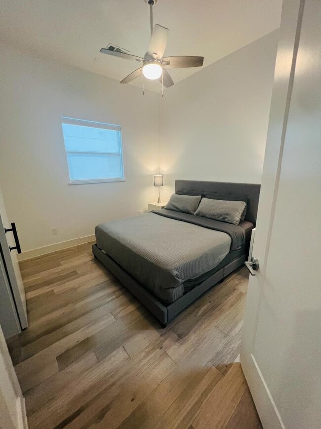 Foto del edificio - 1100 Peters St