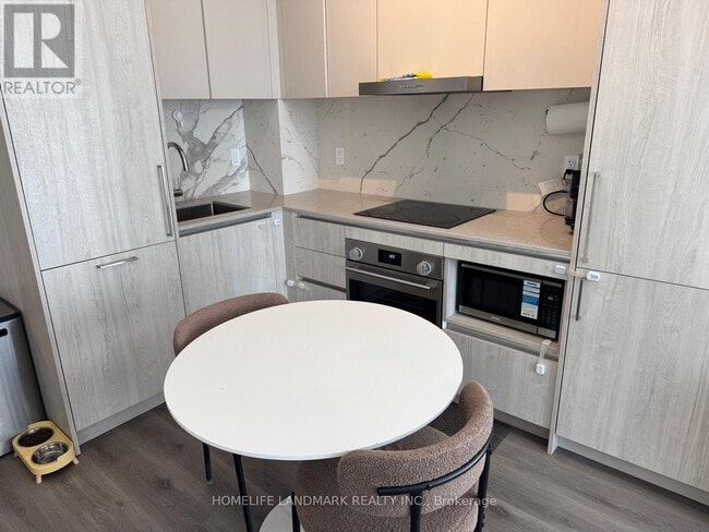 Building Photo - 225 Commerce St