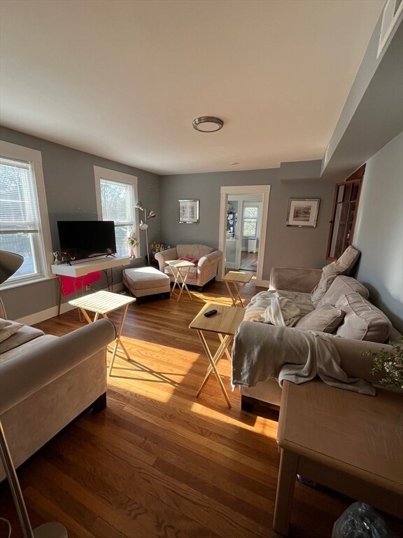 Foto principal - 874 E 4th St