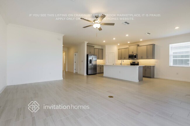 Building Photo - 14224 17th Ct E