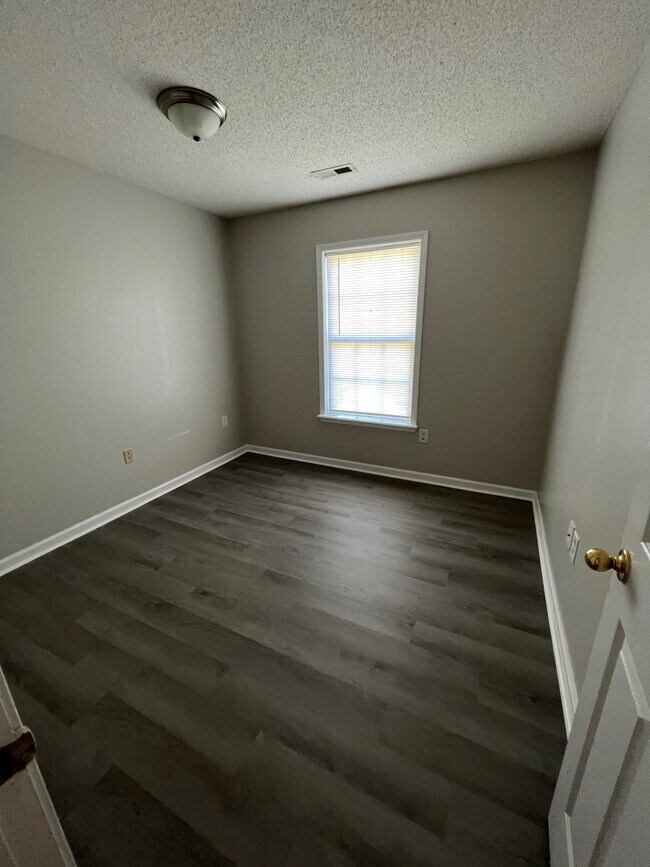 Foto del edificio - 4319 Hines St