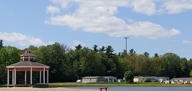 Foto del edificio - 410 Deerfield Ln