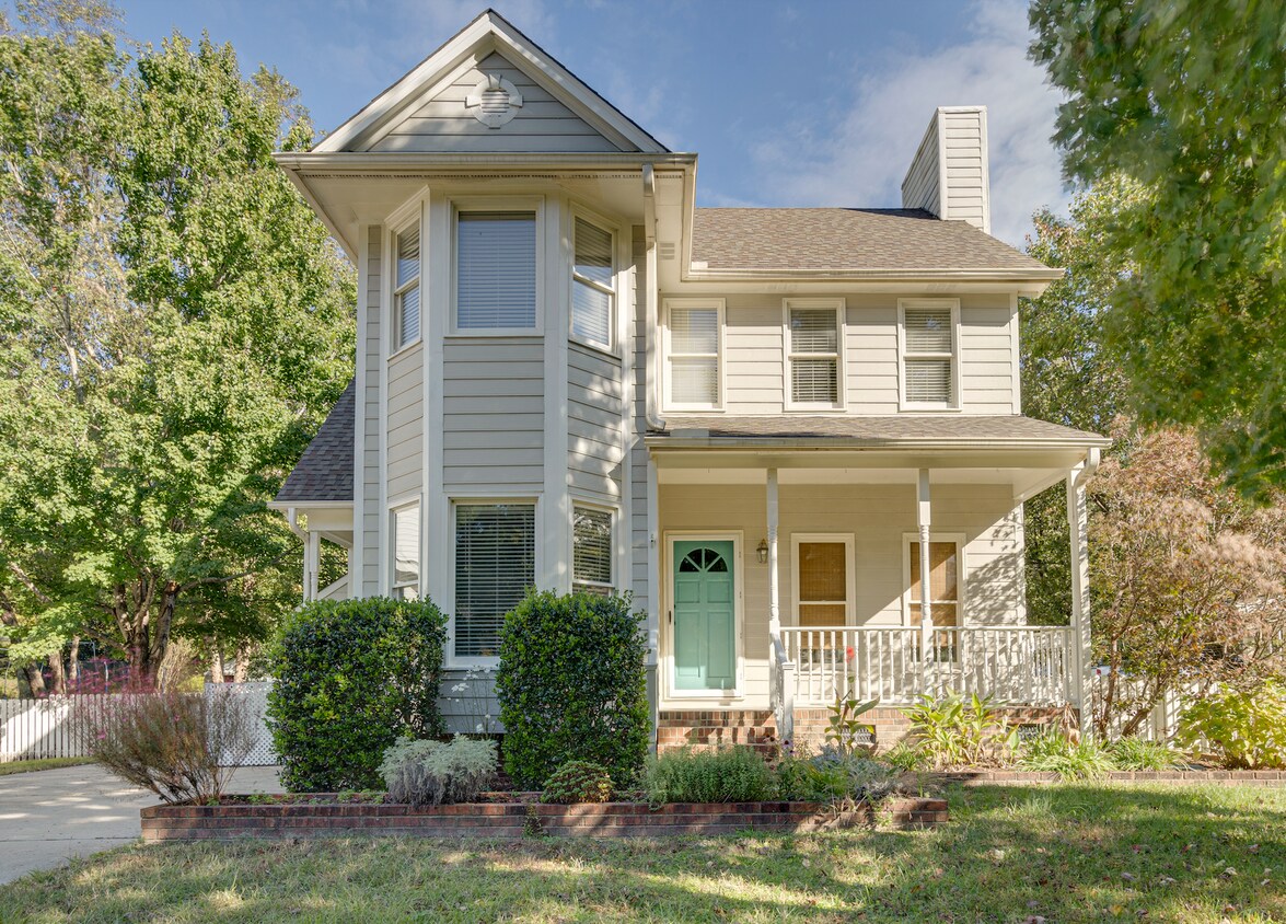 Primary Photo - 2704 Thurrock Dr