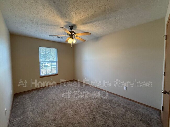 Foto del edificio - 1207 N Northwood Ave