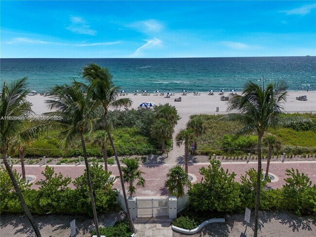 Foto del edificio - 5151 Collins Ave