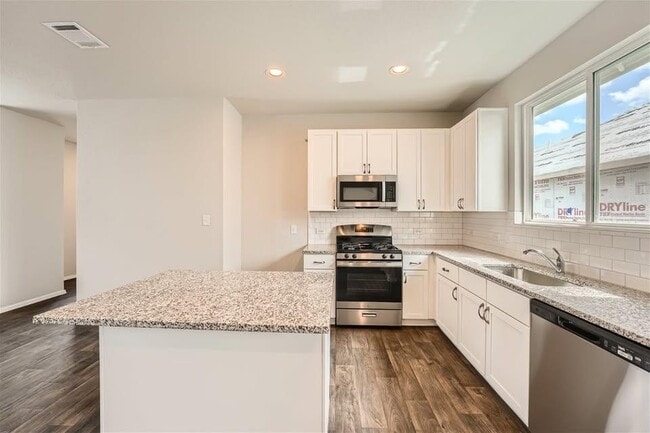 Foto del edificio - 141 Bluestem Dr