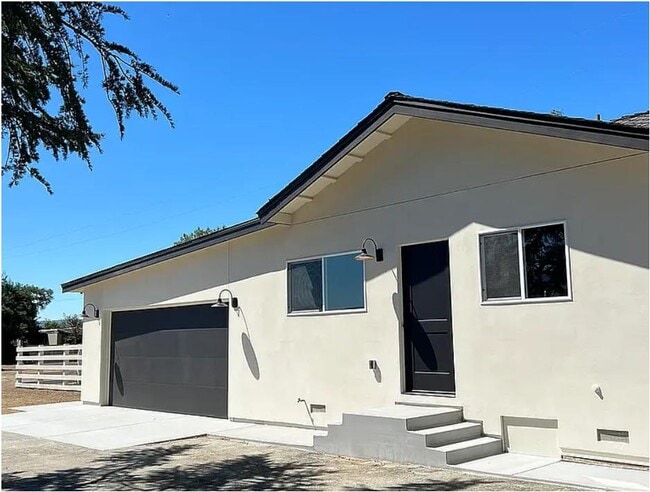 Building Photo - 730 Fisher Ave