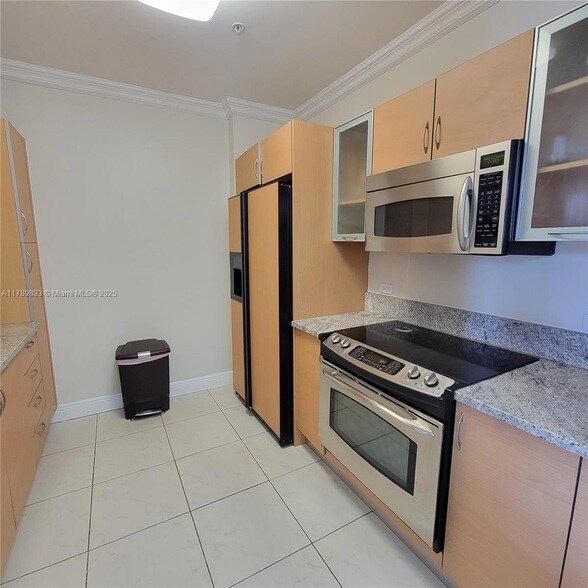Foto del edificio - 2775 NE 187th St
