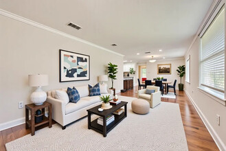 Building Photo - 711 Broadway Ave