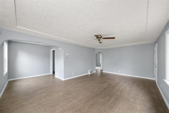 Foto del edificio - Dont Miss this 3 Bedroom 2 Bath Shadle Rancher