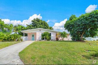 Building Photo - 2057 NE Ridge Ave