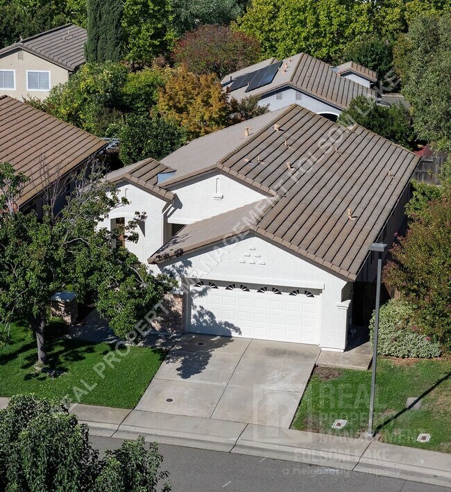 Foto del edificio - COMING SOON!!!  4bd 2ba home in Folsom