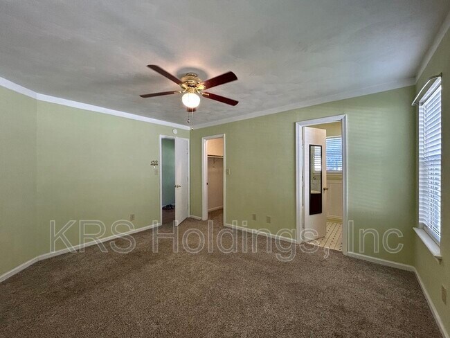 Foto del edificio - 284 Burnetts Way
