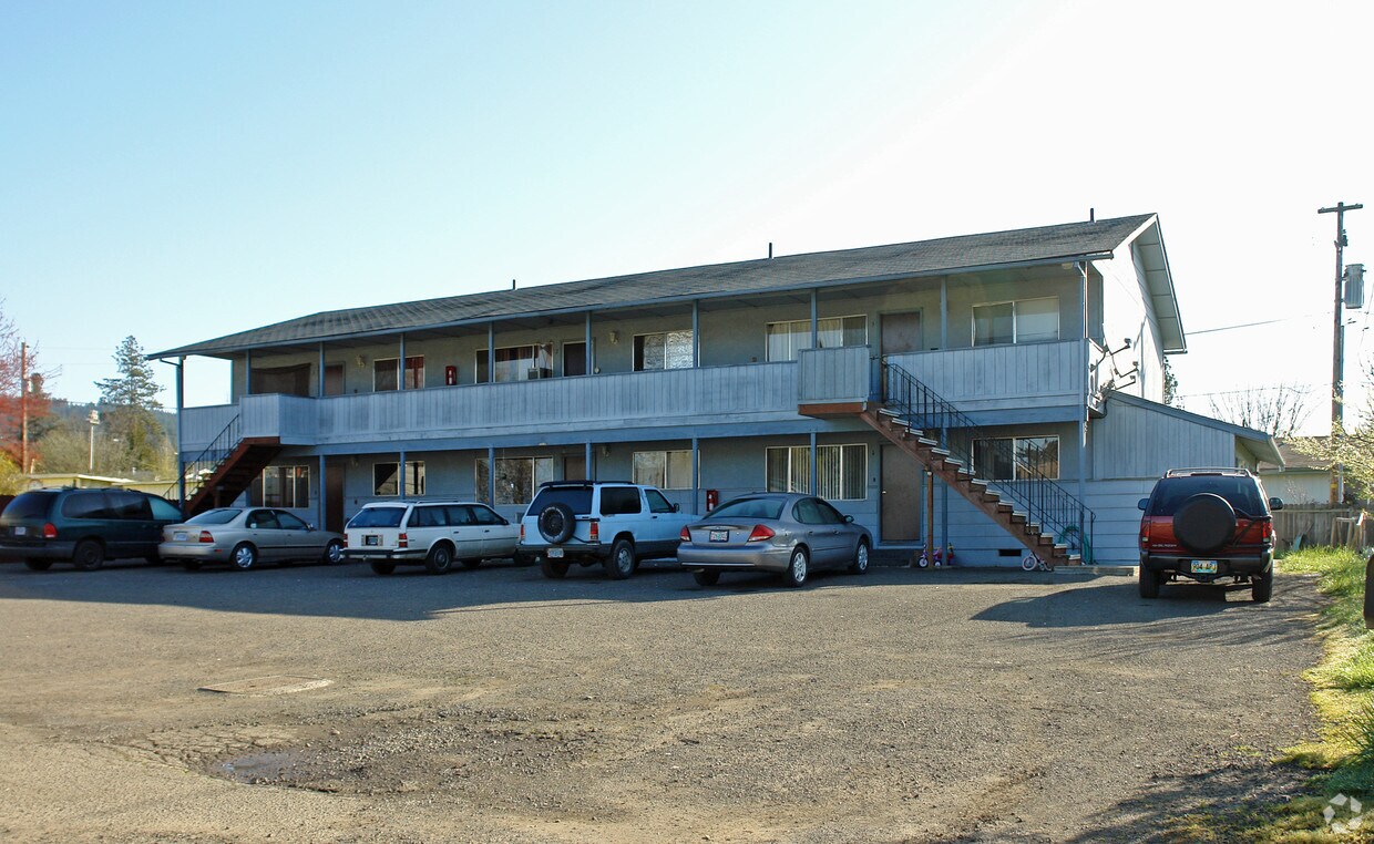 324 Sunset St, Sutherlin, OR 97479 Apartments in Sutherlin, OR