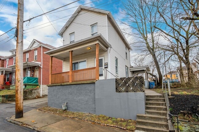 Building Photo - Stunning 2 bedroom home in Homestead avail...