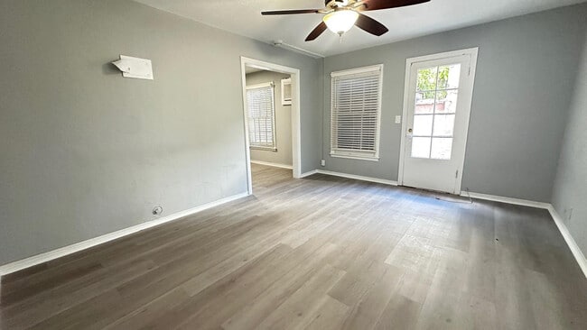 Foto del edificio - 325 N Federal Hwy