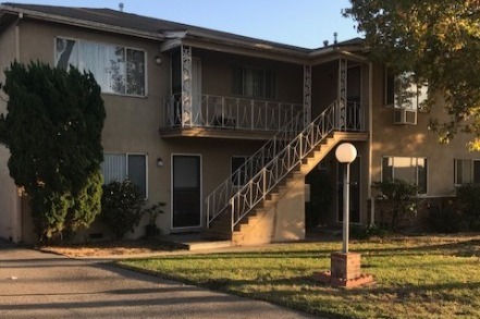 Primary Photo - 1162 Western Ave