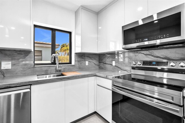 Building Photo - 8011 SW 18th Ter