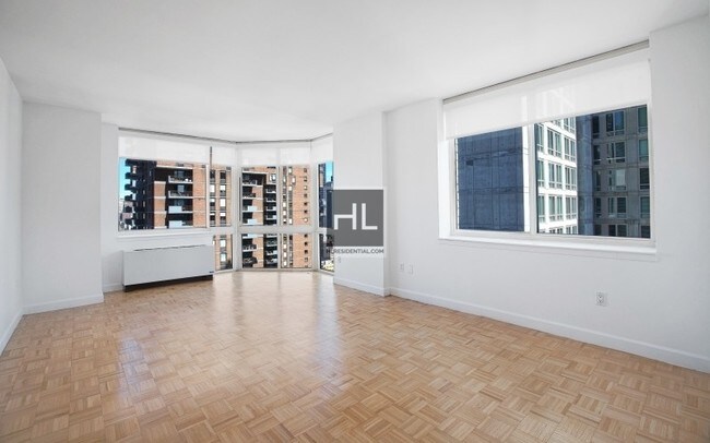 Building Photo - 420 W 42nd St