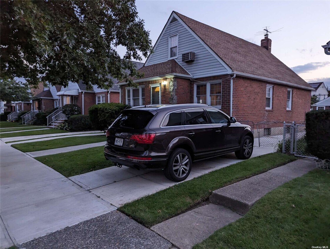 8914 221st Pl, Queens, NY 11427 House Rental in Queens, NY