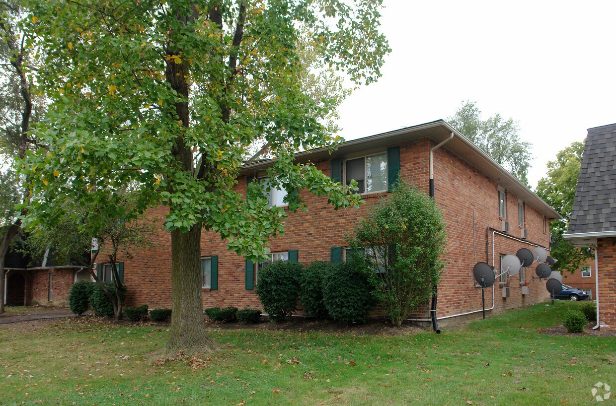 Building Photo - 677 Riverview Dr