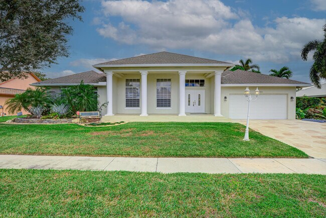 Foto del edificio - 13835 Staimford Dr