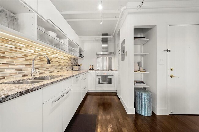 Building Photo - 199 14th St NE