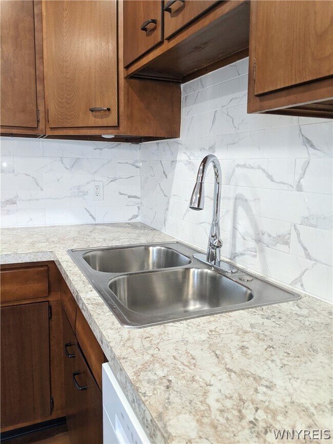 Foto del edificio - 202 S Union Rd